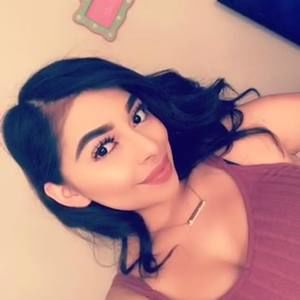 Meet your Posher, Dalia